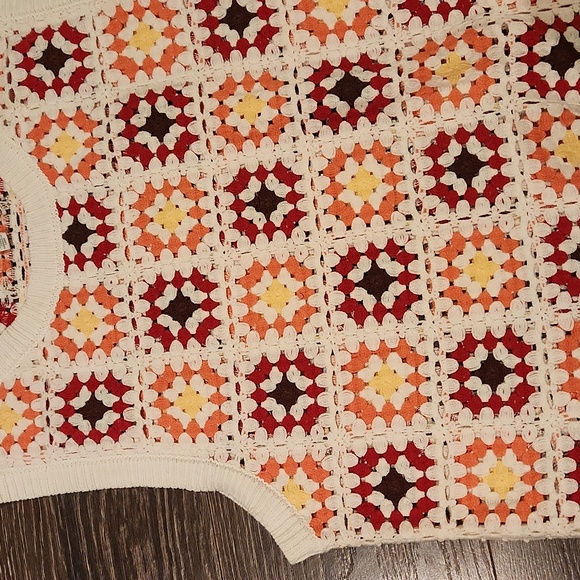 ❤️ NWOT! LUCKY BRAND CROCHET SLEEVELESS GEO SWEATER TOP, LARGE - Picture 3 of 8